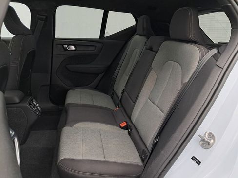 Used 2024 Volvo XC40 B5 Core image 26