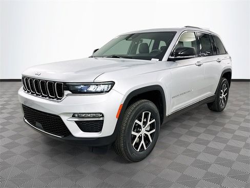New 2025 Jeep Grand Cherokee Limited w/ Trailer Tow Package image 22