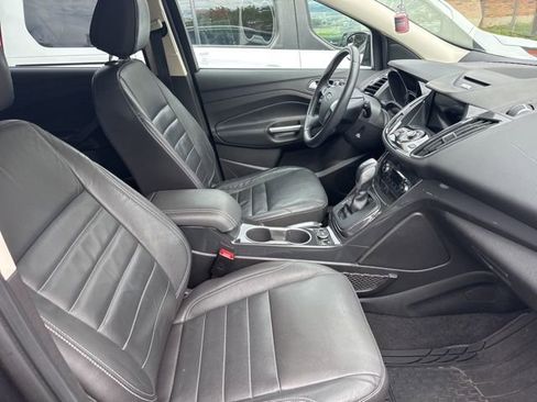 Used 2016 Ford Escape Titanium image 4