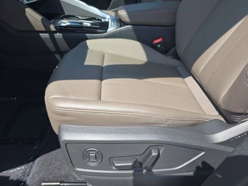 Used 2025 Audi Q5 Premium w/ Convenience Package AWD/4WD image 32