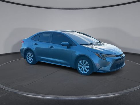 Used 2024 Toyota Corolla LE FWD image 2