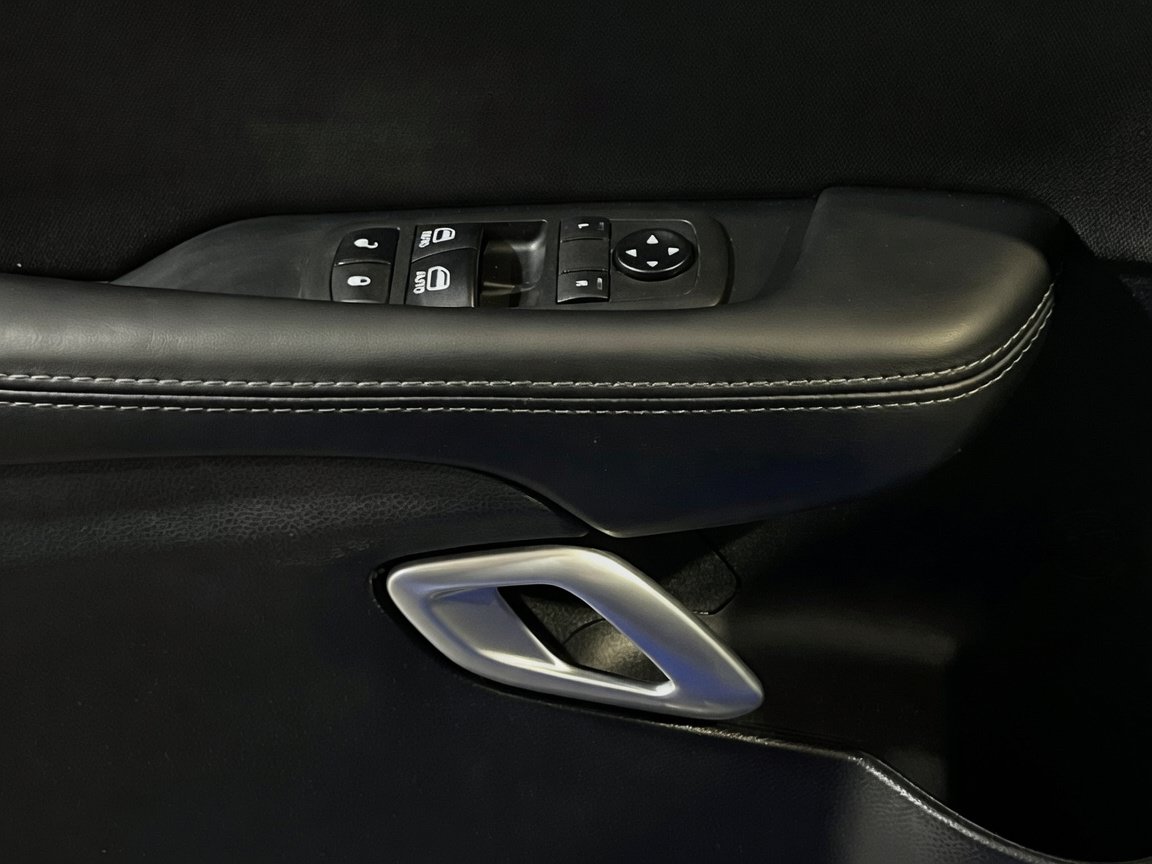Used 2021 Dodge Challenger SXT w/ Driver Convenience Group RWD image 13