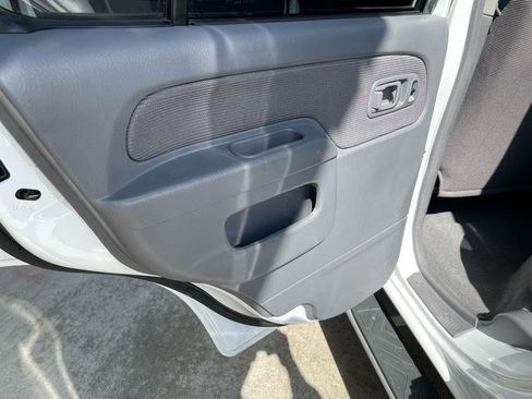 Used 2001 Nissan Xterra SE image 38