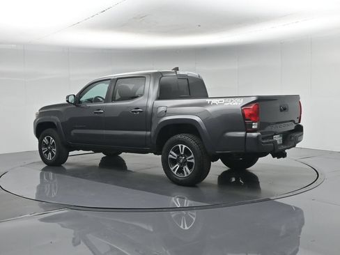 Used 2019 Toyota Tacoma TRD Sport AWD/4WD image 7