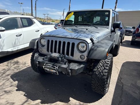 Used 2017 Jeep Wrangler Unlimited Rubicon w/ Connectivity Group AWD/4WD image 2