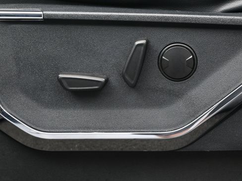 Used 2022 Ford F150 Lariat w/ Equipment Group 501A Mid AWD/4WD image 10