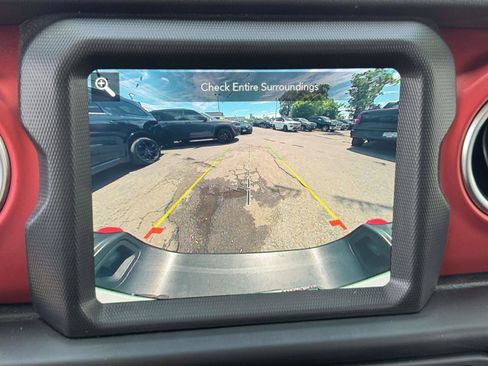Used 2020 Jeep Gladiator Rubicon AWD/4WD image 25