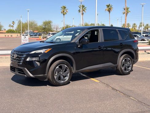 Certified 2025 Nissan Rogue SV FWD image 2