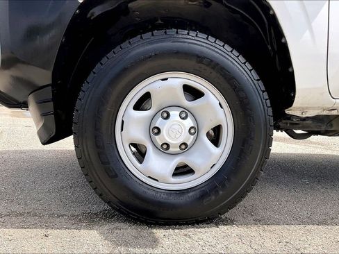 Used 2021 Toyota Tacoma SR RWD image 32
