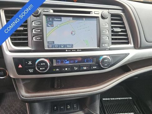 Used 2017 Toyota Highlander XLE AWD/4WD image 13