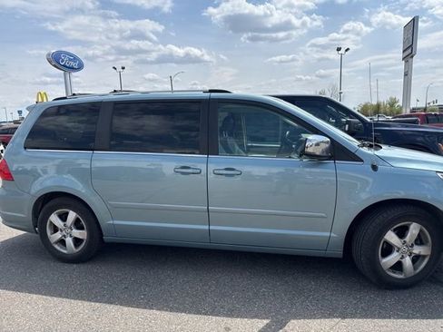 Used 2009 Volkswagen Routan SEL Premium FWD image 7