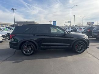 Used 2025 Ford Explorer ST-Line w/ ST-Line Street Pack video 2
