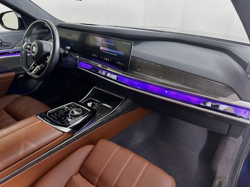 Used 2023 BMW 760i xDrive w/ Luxury Rear Seating Package AWD/4WD image 38