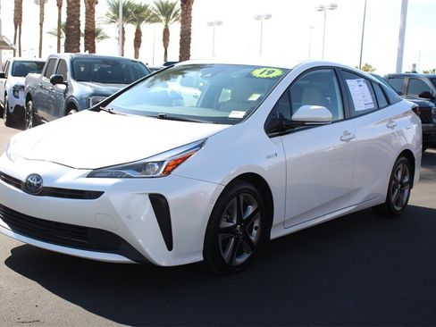 Used 2019 Toyota Prius XLE image 28
