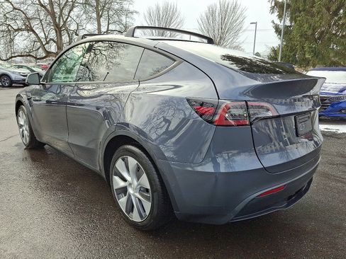 Used 2022 Tesla Model Y Long Range image 4