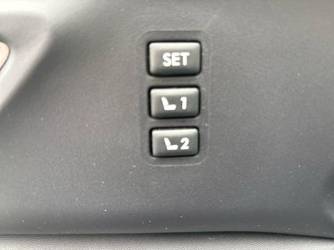 Used 2023 Subaru Ascent Limited AWD/4WD image 11