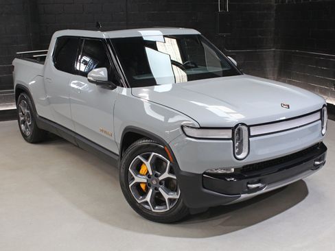 Used 2022 Rivian R1T Adventure AWD/4WD image 8