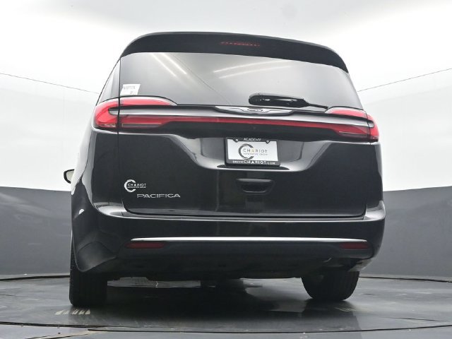 Used 2022 Chrysler Pacifica Touring-L FWD image 48