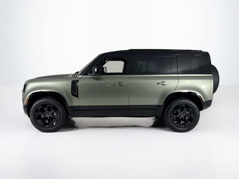 Used 2025 Land Rover Defender 110 X-Dynamic SE image 2