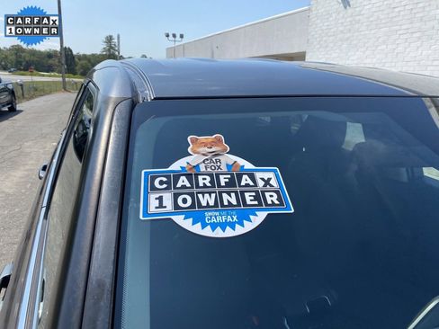 Used 2020 Toyota Highlander LE image 10