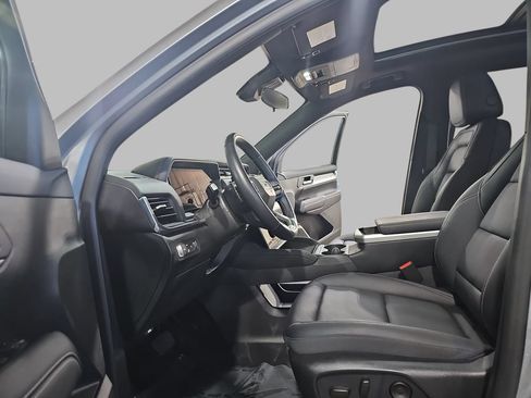 Used 2025 GMC Terrain Elevation w/ Elevation Premium Package AWD/4WD image 19