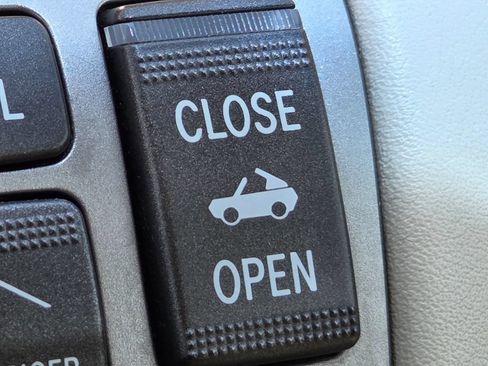 Used 2005 Lexus SC 430 Convertible RWD image 19