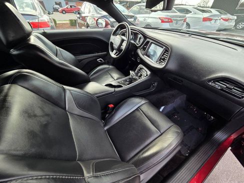 Used 2017 Dodge Challenger GT w/ Driver Convenience Group image 14