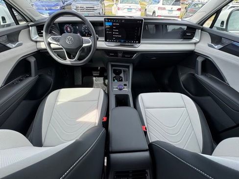 New 2025 Volkswagen Tiguan SE AWD/4WD image 13