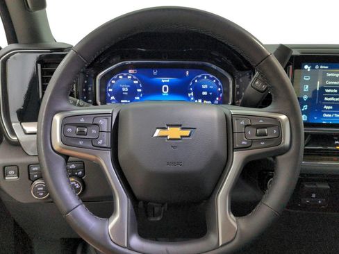 Used 2024 Chevrolet Silverado 1500 LT w/ Z71 Off-Road Package AWD/4WD image 16