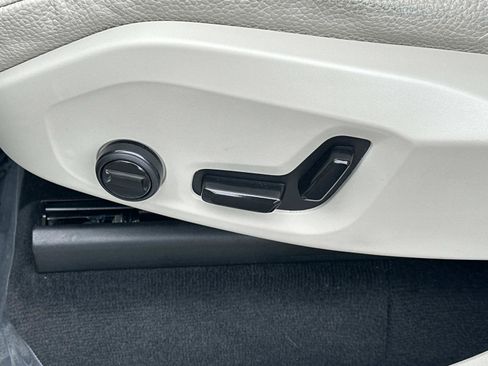 Certified 2023 Volvo XC90 B6 Plus w/ Protection Package Premier image 18