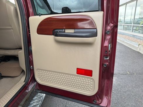 Used 2006 Ford F350 Lariat image 30