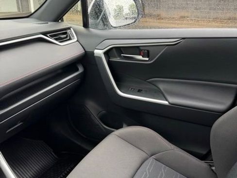 Certified 2025 Toyota RAV4 SE AWD/4WD image 29