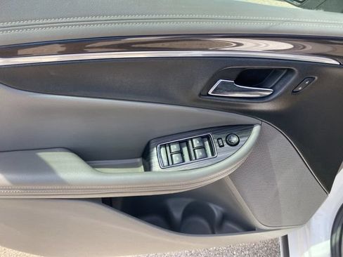 Used 2018 Chevrolet Impala LT w/ LT Convenience Package FWD image 17