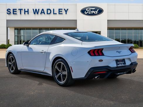 Used 2024 Ford Mustang Premium image 5