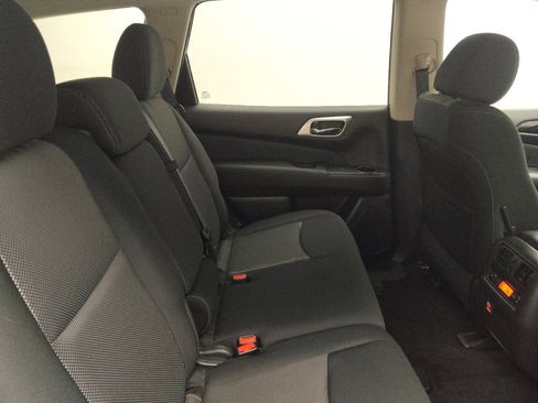 Used 2018 Nissan Pathfinder S image 19