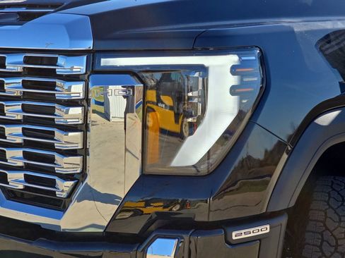 New 2026 GMC Sierra 2500 Denali w/ Denali Reserve Package AWD/4WD image 31