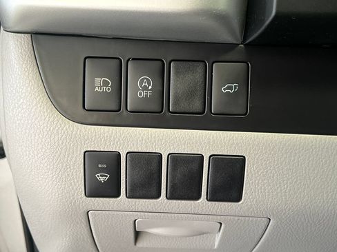 Used 2018 Toyota Highlander XLE AWD/4WD image 25