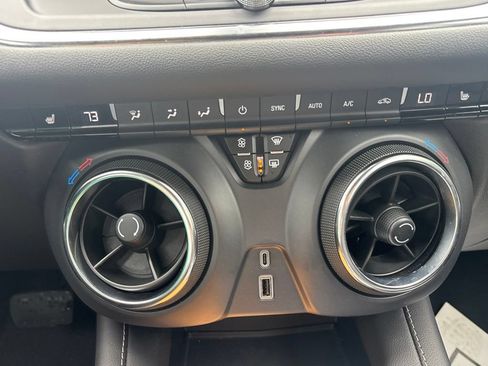 Used 2025 Chevrolet Blazer LT AWD/4WD image 5