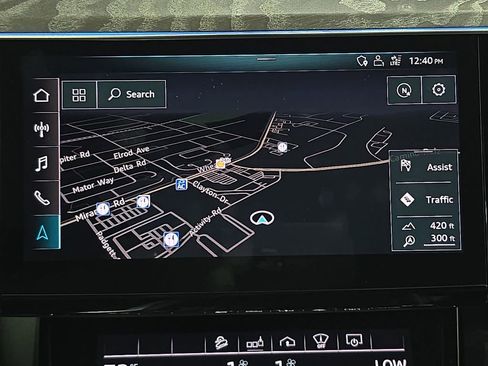 Used 2019 Audi e-tron Prestige w/ Prestige Package AWD/4WD image 18