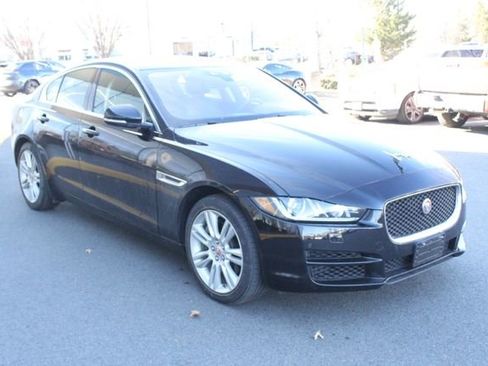 Used 2019 Jaguar XE Prestige image 6
