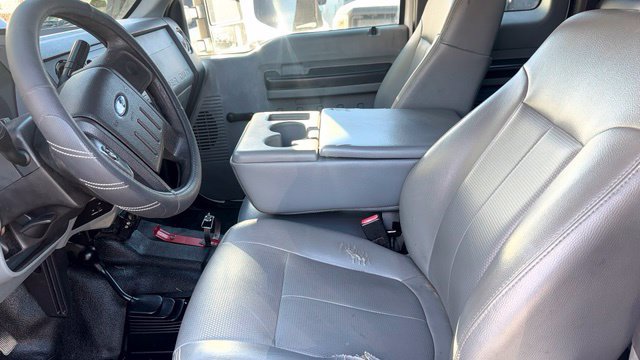 Used 2014 Ford F550 4x4 SuperCab Super Duty image 12
