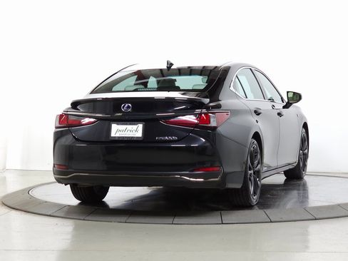 Used 2022 Lexus ES 300h F Sport w/ Accessory Package 2 image 12