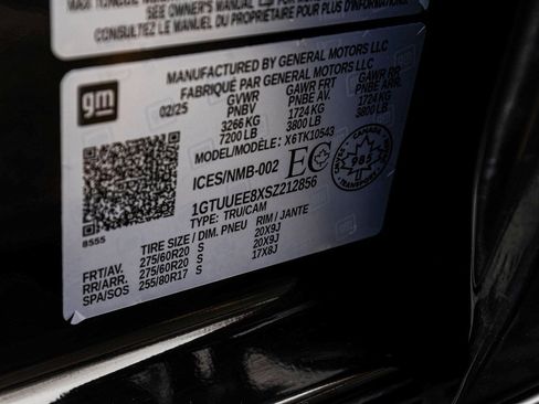 Used 2025 GMC Sierra 1500 AT4 w/ AT4 Premium Package image 16