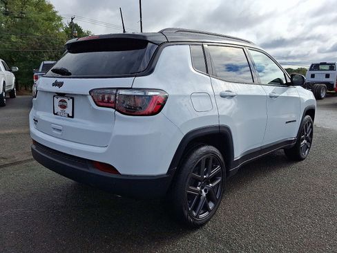 New 2026 Jeep Compass Limited image 4