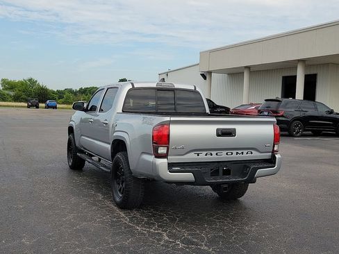 Used 2023 Toyota Tacoma SR AWD/4WD image 4