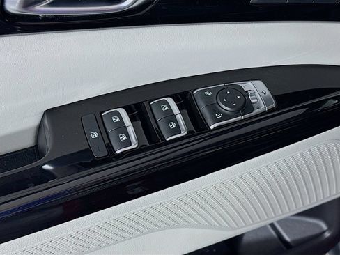 Used 2024 Kia Carnival SX FWD image 18