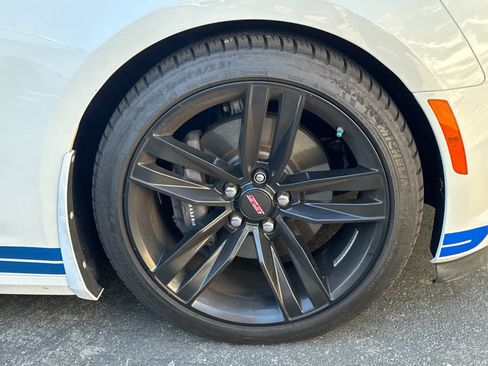 Used 2016 Chevrolet Camaro SS RWD image 11
