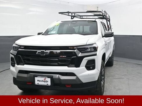 Used 2024 Chevrolet Colorado Z71 w/ Advanced Trailering Package AWD/4WD image 2
