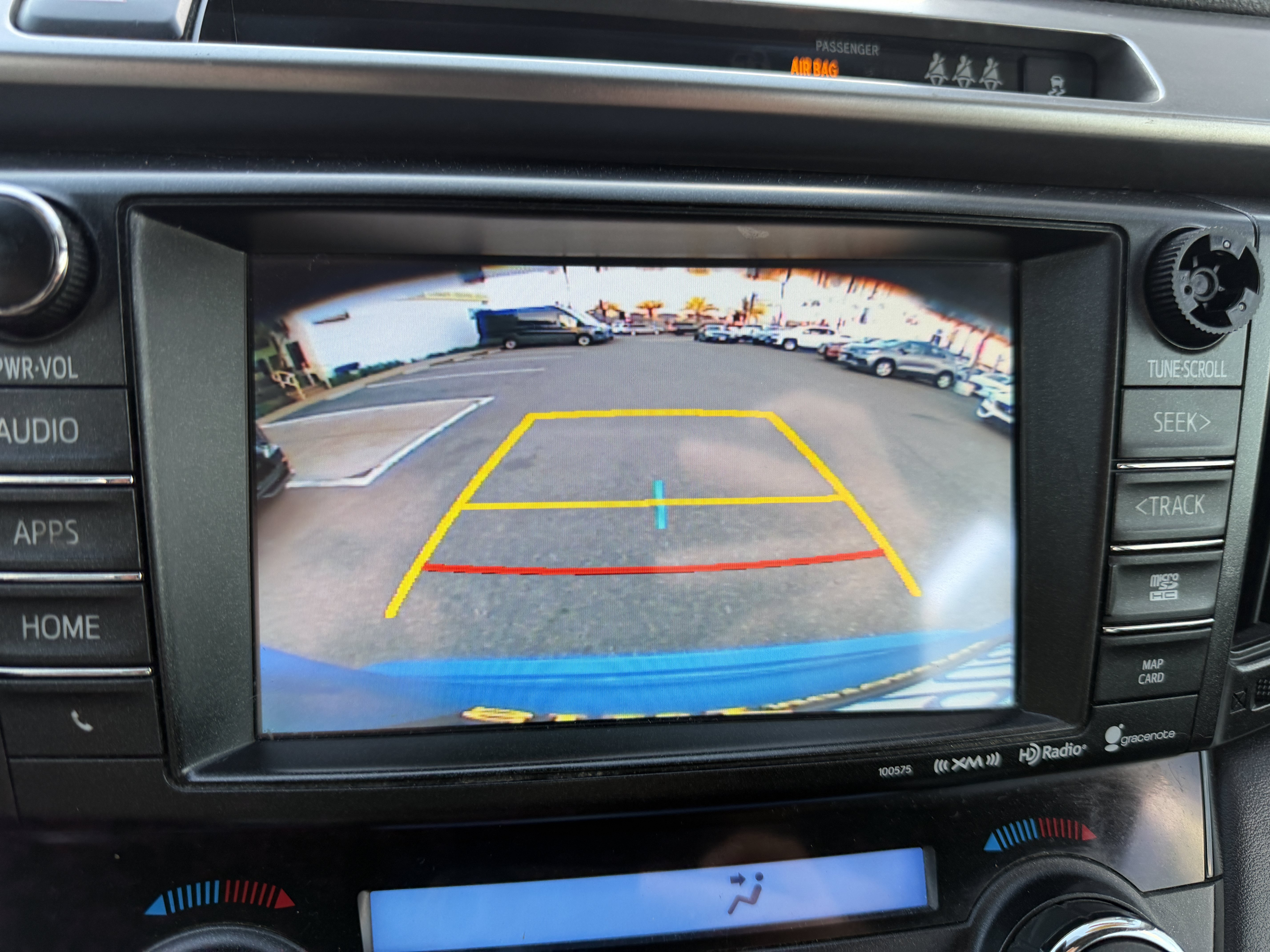 Used 2017 Toyota RAV4 XLE w/ Preferred Accessory Package FWD image 24
