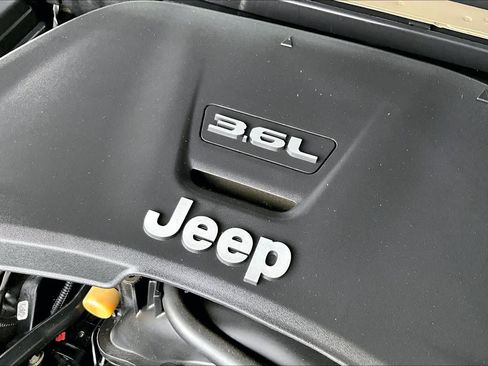 Used 2020 Jeep Gladiator Sport AWD/4WD image 33